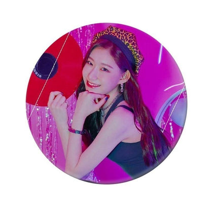 BADGE ITZY - BEST KPOP SHOP