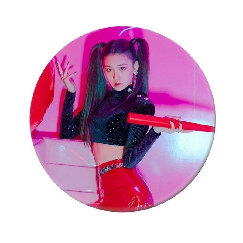 BADGE ITZY - BEST KPOP SHOP