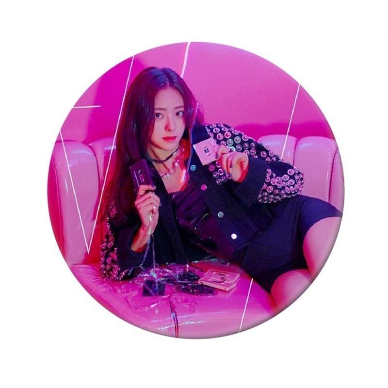 BADGE ITZY - BEST KPOP SHOP