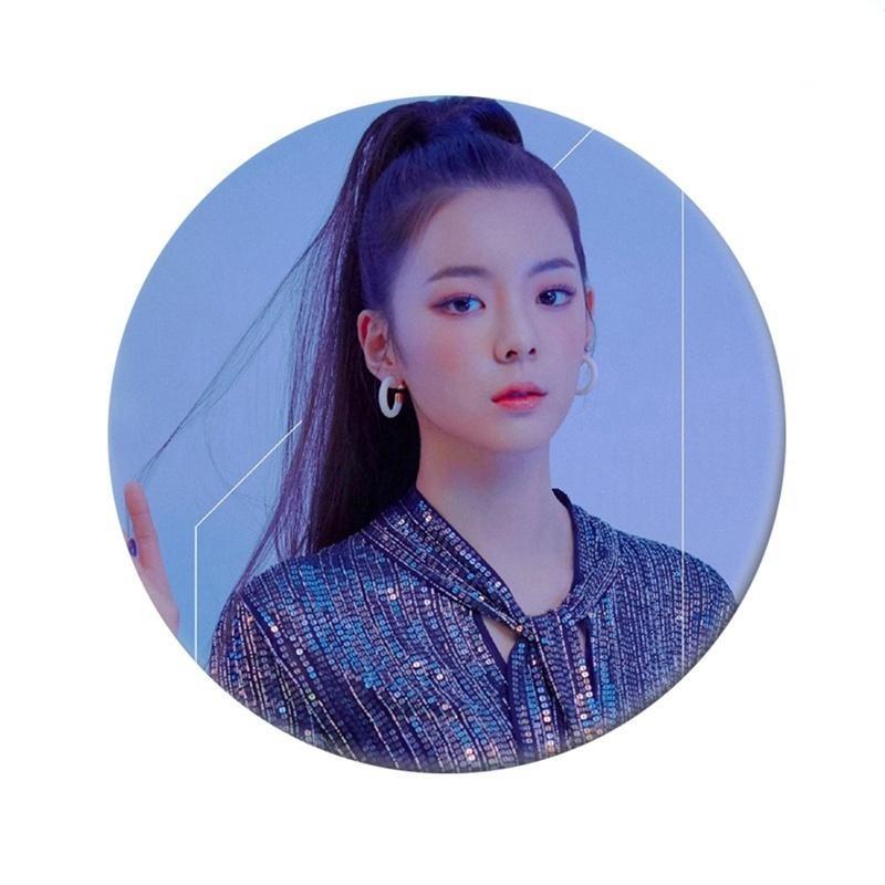 BADGE ITZY - BEST KPOP SHOP