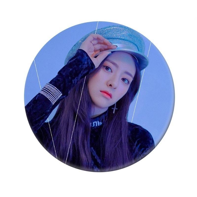 BADGE ITZY - BEST KPOP SHOP