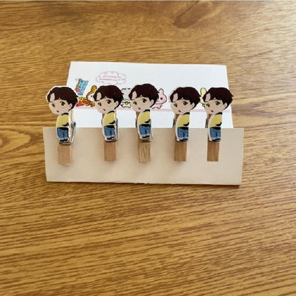 Petites pinces pour accrocher des Photocards en forme BTS/ BLACKPINK/ EXO/ GOT7/ TWICE/ TXT/ IZONE/ NCT - BEST KPOP SHOP