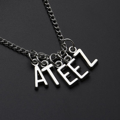 Collier (plusieurs groupes)