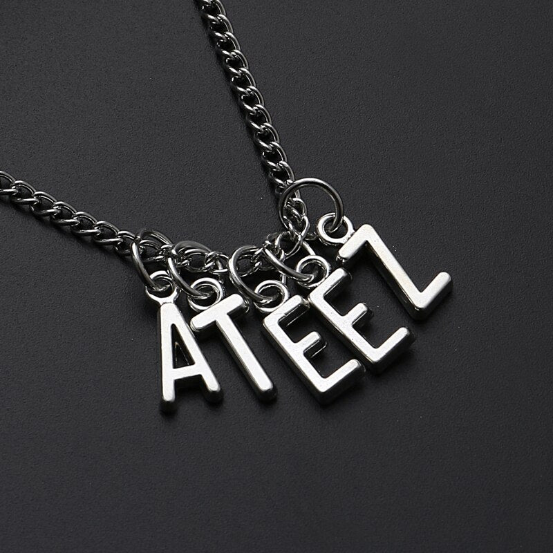 Collier (plusieurs groupes)