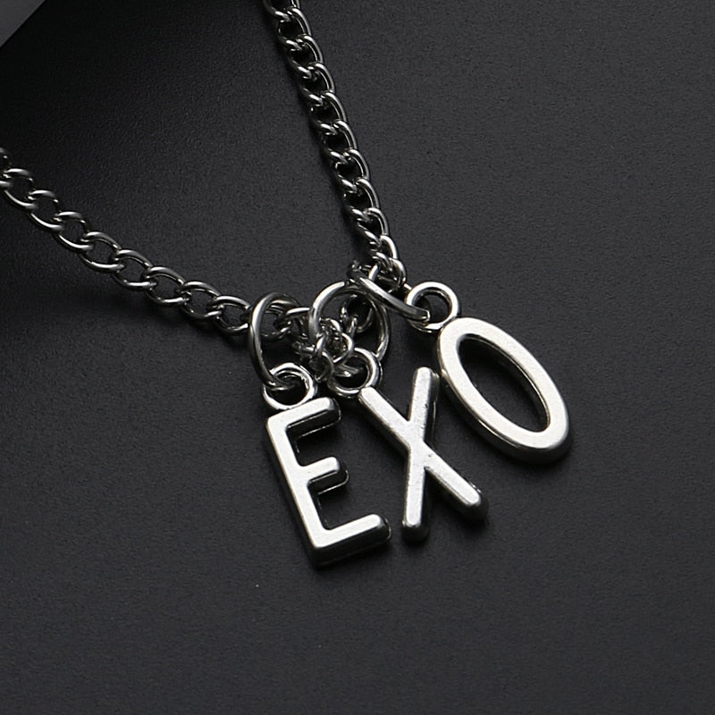 Collier (plusieurs groupes)